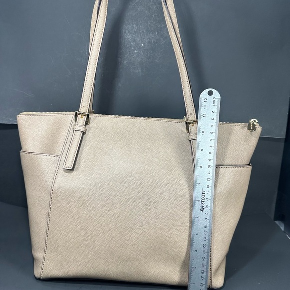 Michael Kors Beige Tote Bag pre owned Exellent condition - Picture 4 of 8